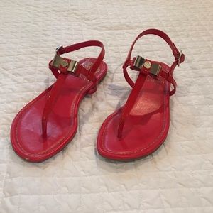 Vince Camuto Flat Sandal Size 6.